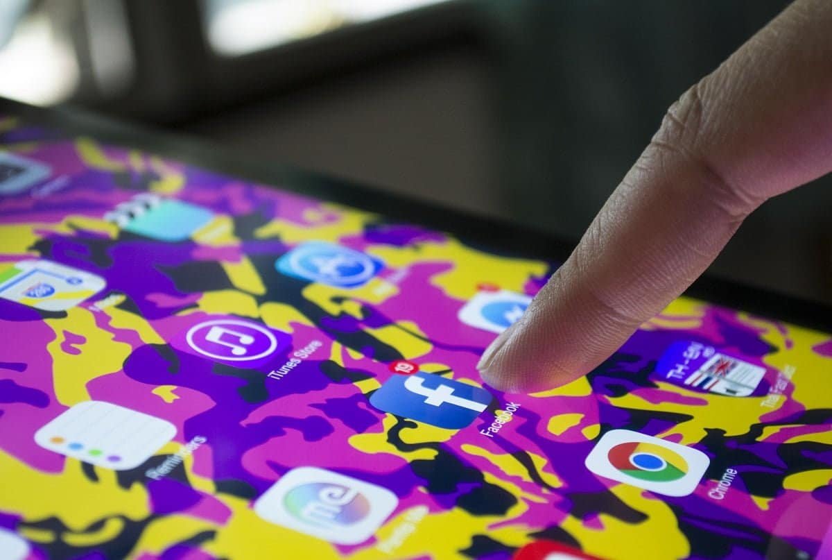 Come impedire a Facebook di riprodurre l’audio in automatico per ogni video
